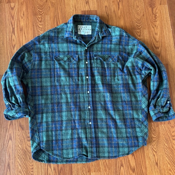 Frank & Eileen McLoghlin Utility Shirt in Textured Plaid Flannel - Picture 2 of 5
